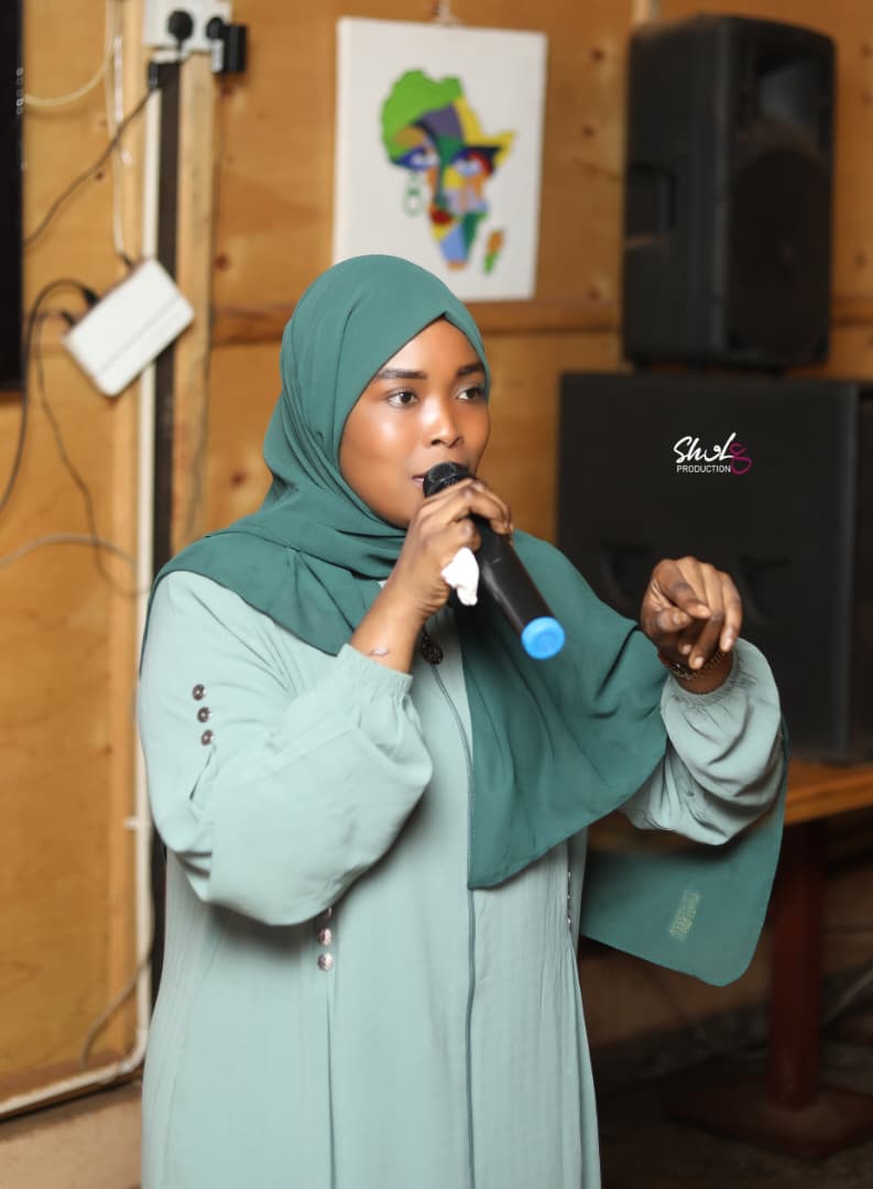 صورة الأستاذة منال الرشيد